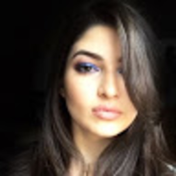 Meet your Posher, Miriam - Picture 1 of 1